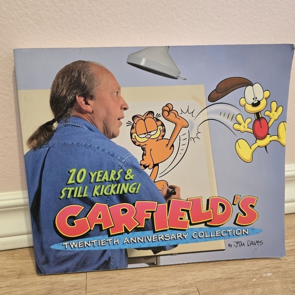 🌈1998 Garfield's Twentieth Anniversary Collection 20 Years & Still Kicking Book